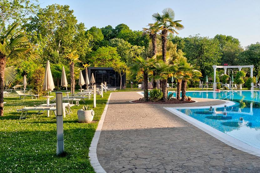 Hotel Harrys' Garden Abano Terme Esterno foto