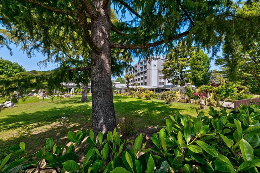 Hotel Harrys' Garden Abano Terme Esterno foto