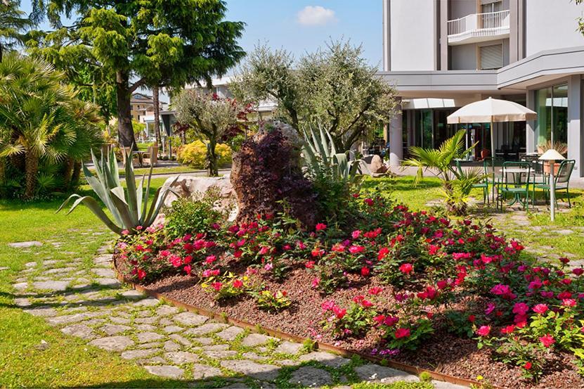Hotel Harrys' Garden Abano Terme Esterno foto
