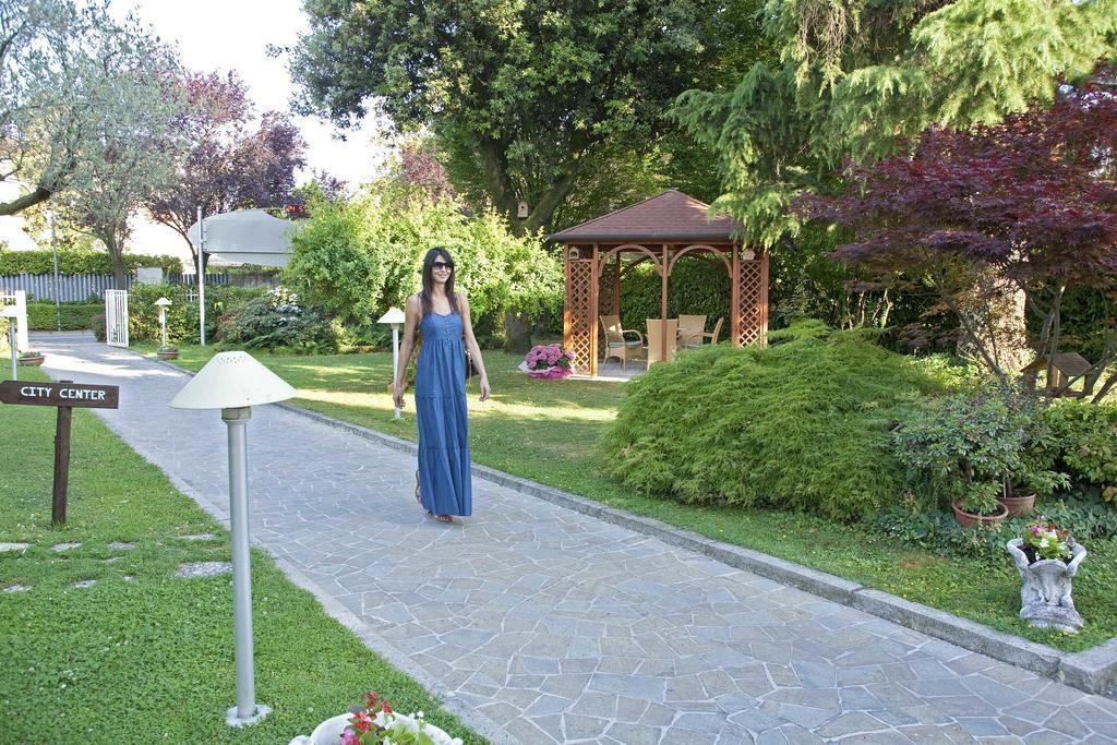 Hotel Harrys' Garden Abano Terme Esterno foto